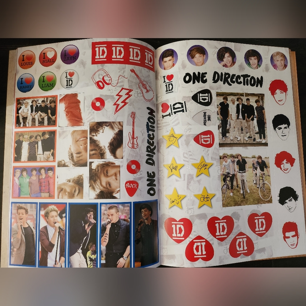 One Direction Activity and Sticker Book - Picture 10 of 11